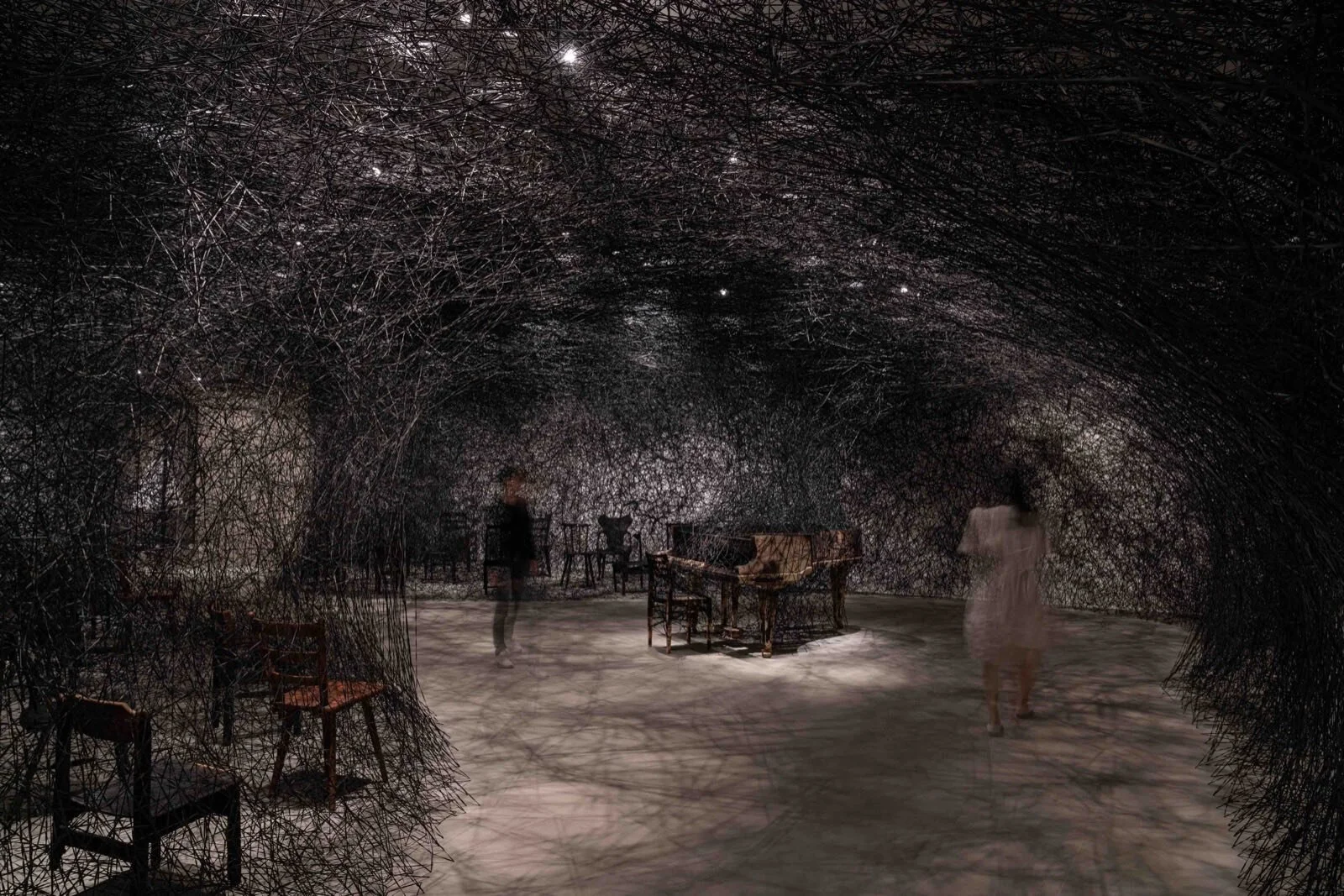 CHIHARU SHIOTA–塩田千春
